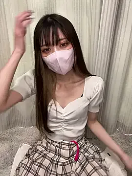 CutieEmy – webcam model profile photo Image 3