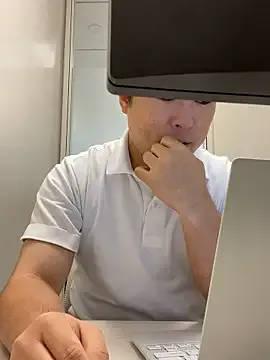 Runarunapi – webcam model profile photo Image 6