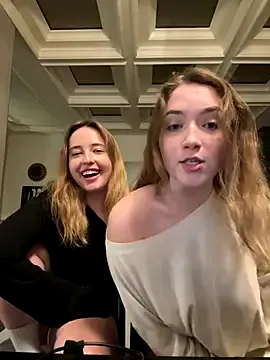 Runarunapi – webcam model profile photo Image 2