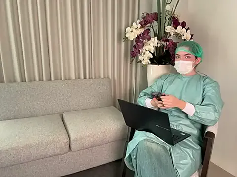 Runarunapi – webcam model profile photo Image 9