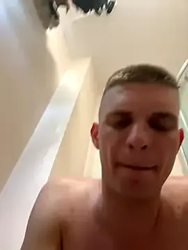 Runarunapi – webcam model profile photo Image 6