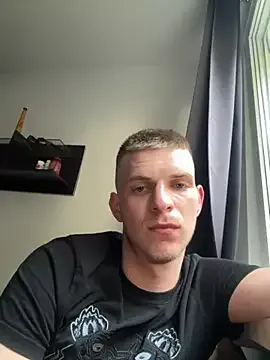 Runarunapi – webcam model profile photo Image 8