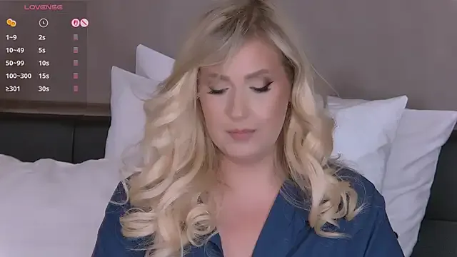 helenamoeller – webcam model profile photo Image 9