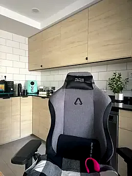 Runarunapi – webcam model profile photo Image 16