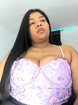 lavetax – webcam model profile photo Image 17