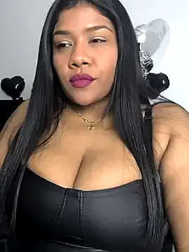 lavetax – webcam model profile photo Image 9