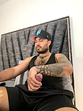 Runarunapi – webcam model profile photo Image 12