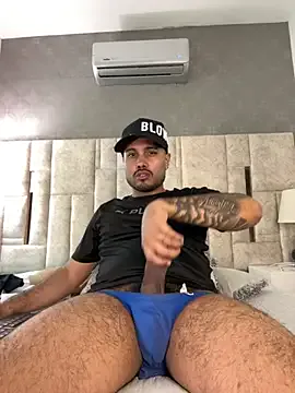 Runarunapi – webcam model profile photo Image 13