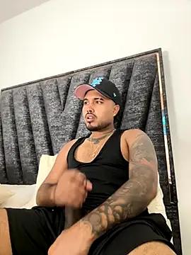 Runarunapi – webcam model profile photo Image 16