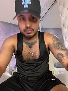 Runarunapi – webcam model profile photo Image 3