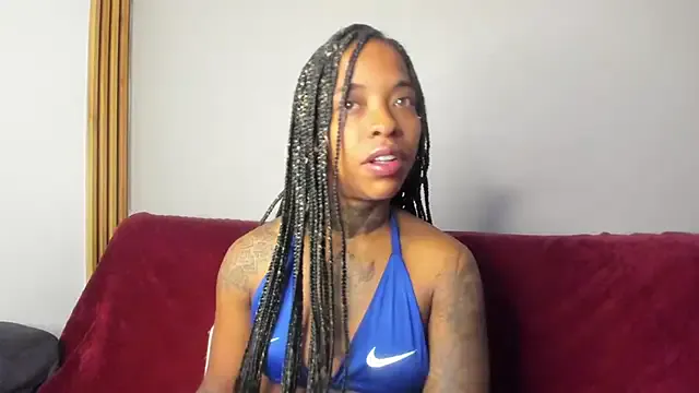 Runarunapi – webcam model profile photo Image 14