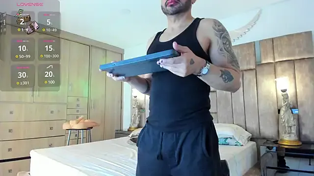 OneInAMillionXXX – webcam model profile photo Image 3