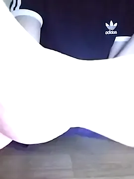 vanandjuani – webcam model profile photo Image 3