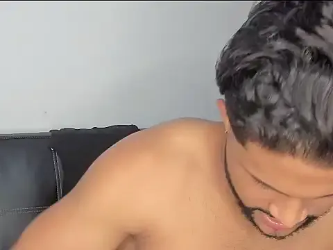 Runarunapi – webcam model profile photo Image 7