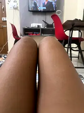 milablum – webcam model profile photo Image 13