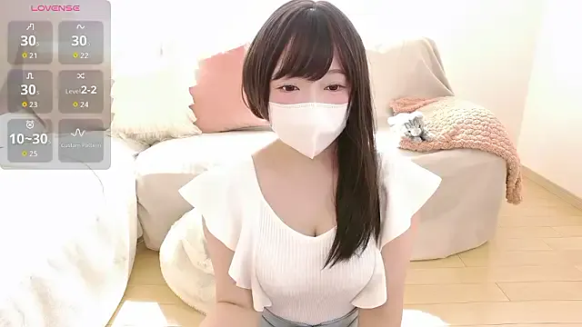 Yui-Ch – webcam model profile photo Image 17