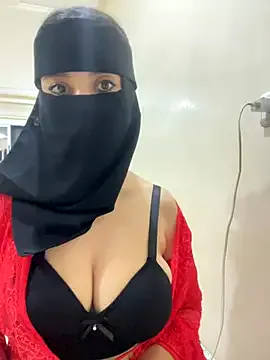 soficb – webcam model profile photo Image 15