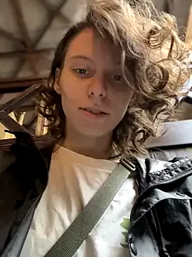 Runarunapi – webcam model profile photo Image 12