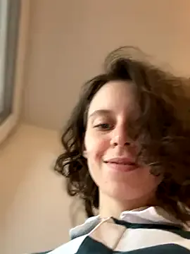 Runarunapi – webcam model profile photo Image 14