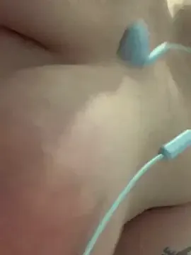 Hiiichan88 – webcam model profile photo Image 13