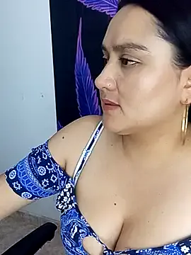 Runarunapi – webcam model profile photo Image 11