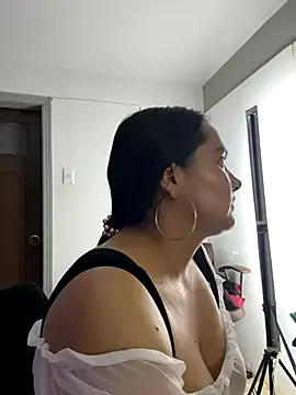 Runarunapi – webcam model profile photo Image 17