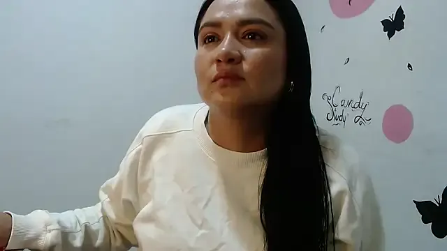 Runarunapi – webcam model profile photo Image 3