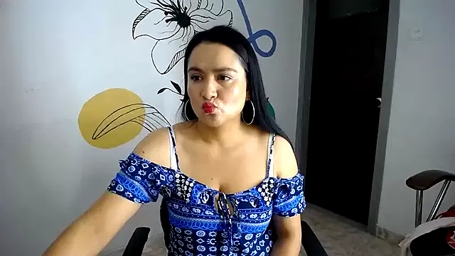 Runarunapi – webcam model profile photo Image 6