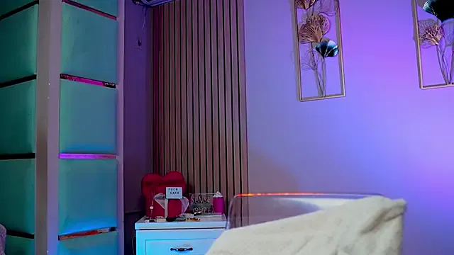 Runarunapi – webcam model profile photo Image 8