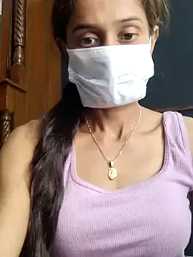 Runarunapi – webcam model profile photo Image 5