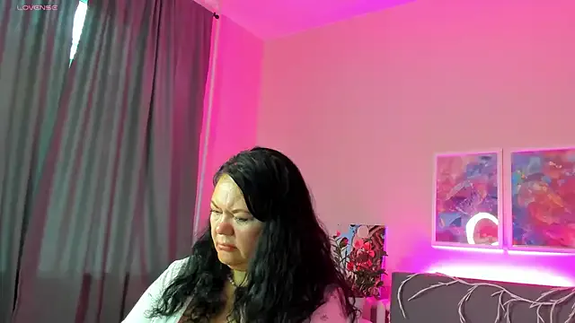 Runarunapi – webcam model profile photo Image 14