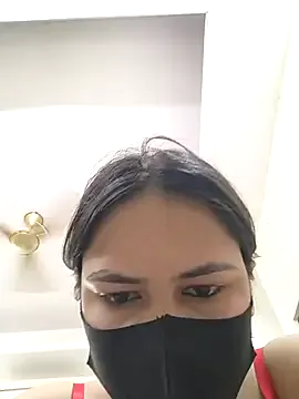 Runarunapi – webcam model profile photo Image 4