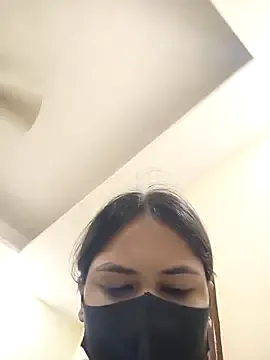 Runarunapi – webcam model profile photo Image 6