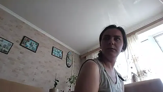 MOMO_ROSE – webcam model profile photo Image 3