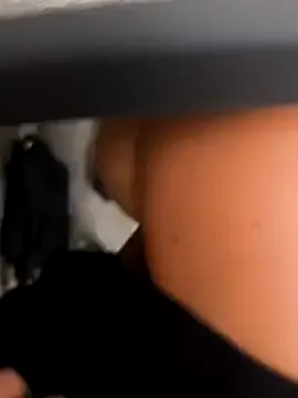 TOP_po – webcam model profile photo Image 5