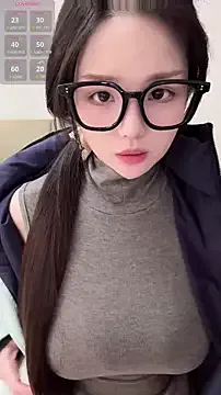 aviebby – webcam model profile photo Image 8