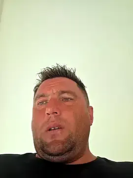 Runarunapi – webcam model profile photo Image 9