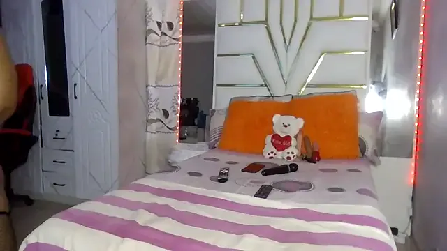 MOMO_ROSE – webcam model profile photo Image 15