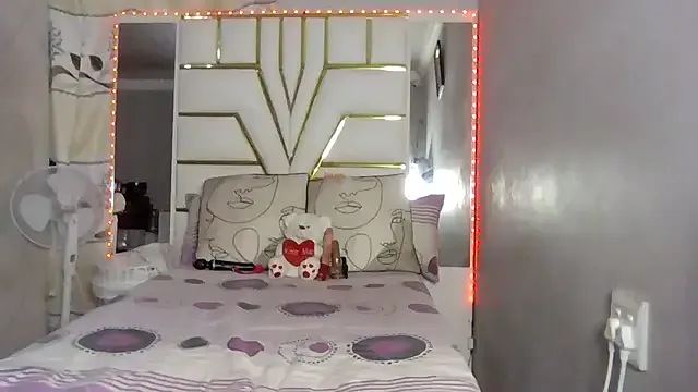 MOMO_ROSE – webcam model profile photo Image 16