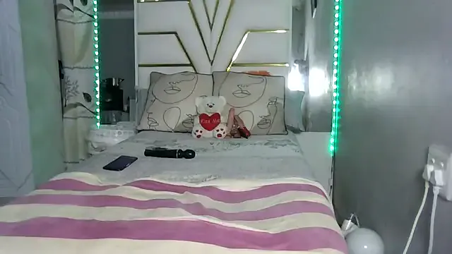 MOMO_ROSE – webcam model profile photo Image 18