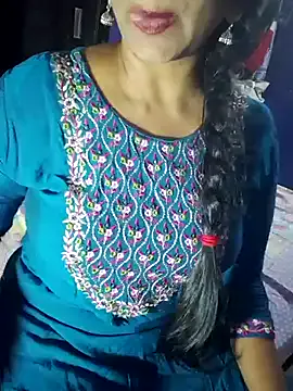 Runarunapi – webcam model profile photo Image 5