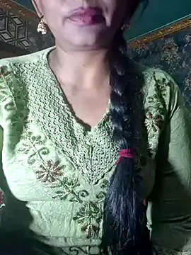 Runarunapi – webcam model profile photo Image 9