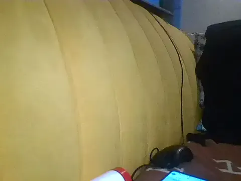 Runarunapi – webcam model profile photo Image 6