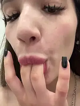 lovely_beast – webcam model profile photo Image 6