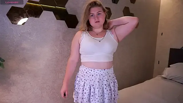 Selenaaaaa- – webcam model profile photo Image 6