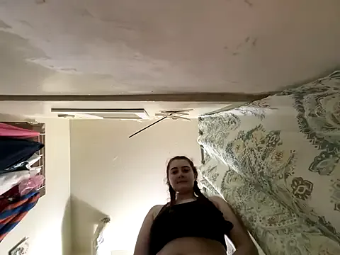 Runarunapi – webcam model profile photo Image 6