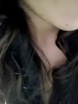 emyii – webcam model profile photo Image 6