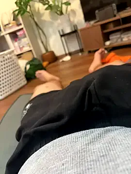 Yaya--728 – webcam model profile photo Image 3