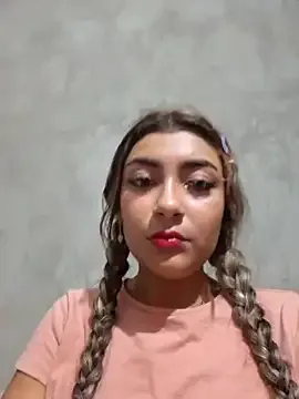 PumaShyXD – webcam model profile photo Image 10