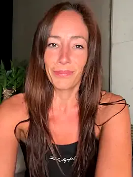 emyii – webcam model profile photo Image 18